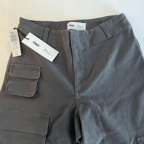 NWT Aritzia Tna "Picture" Cargo Pants Size 2 Dark Grey - Picture 2 of 4